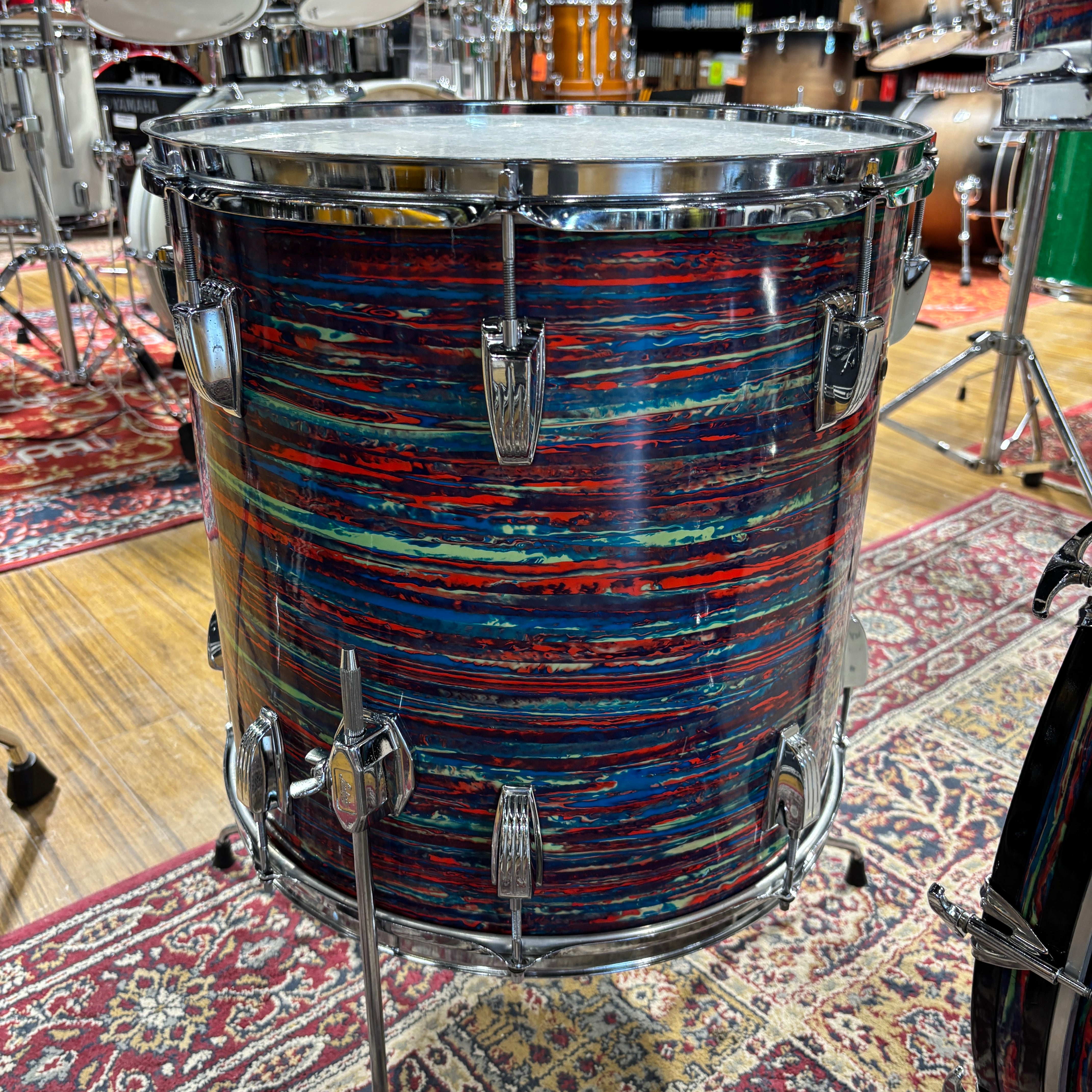 Ludwig Hollywood outfit in Psychedelic Red Pearl