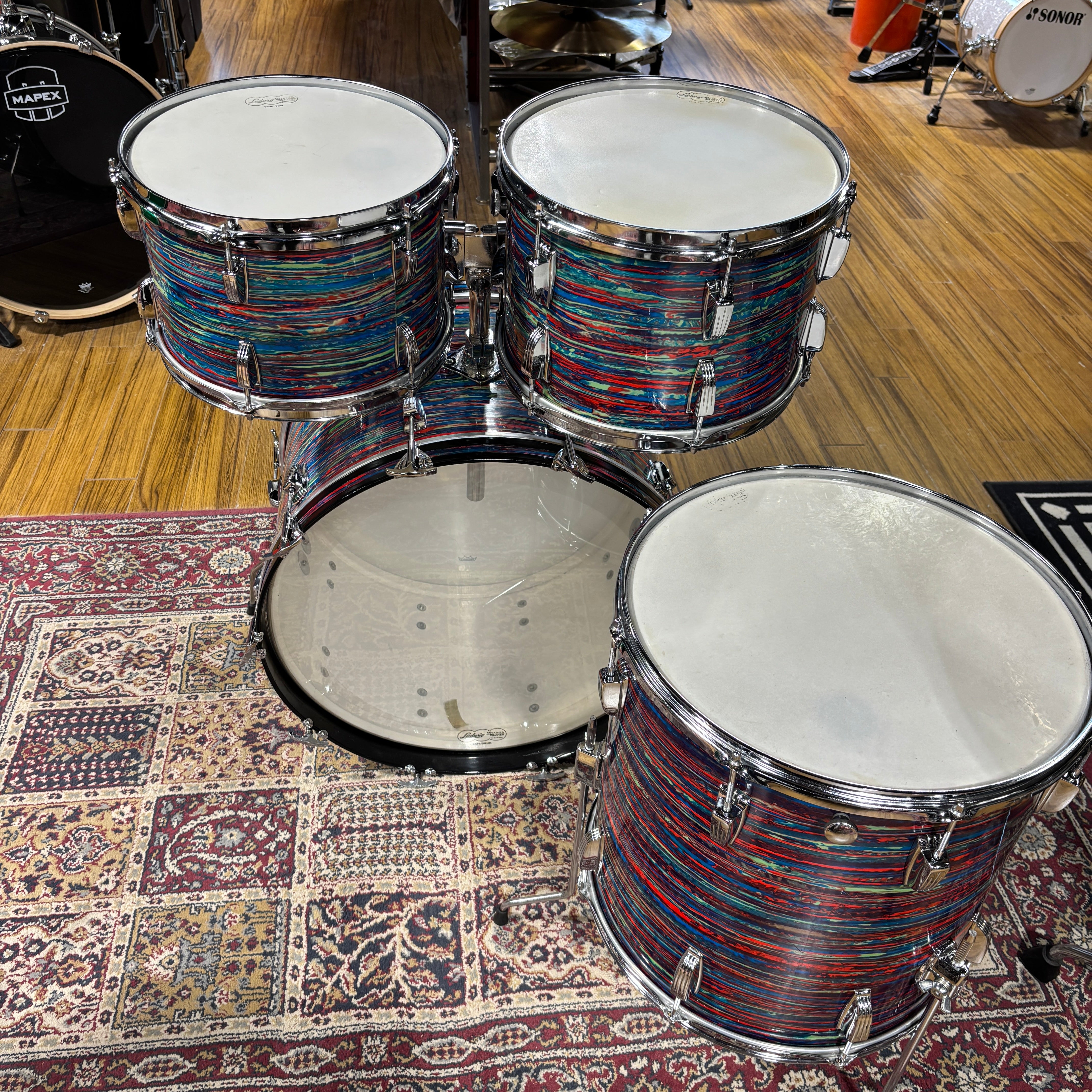 Ludwig Hollywood outfit in Psychedelic Red Pearl