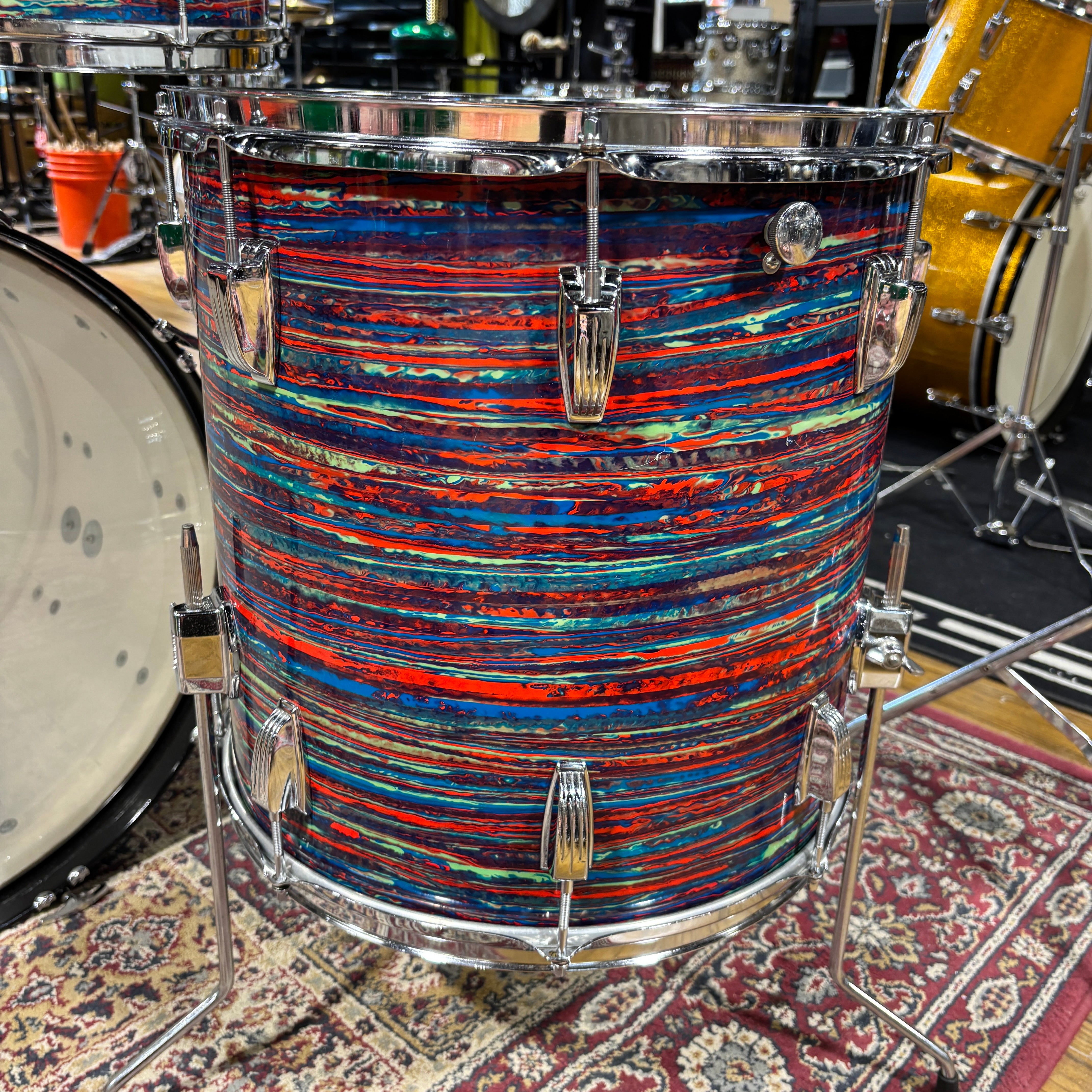 Ludwig Hollywood outfit in Psychedelic Red Pearl
