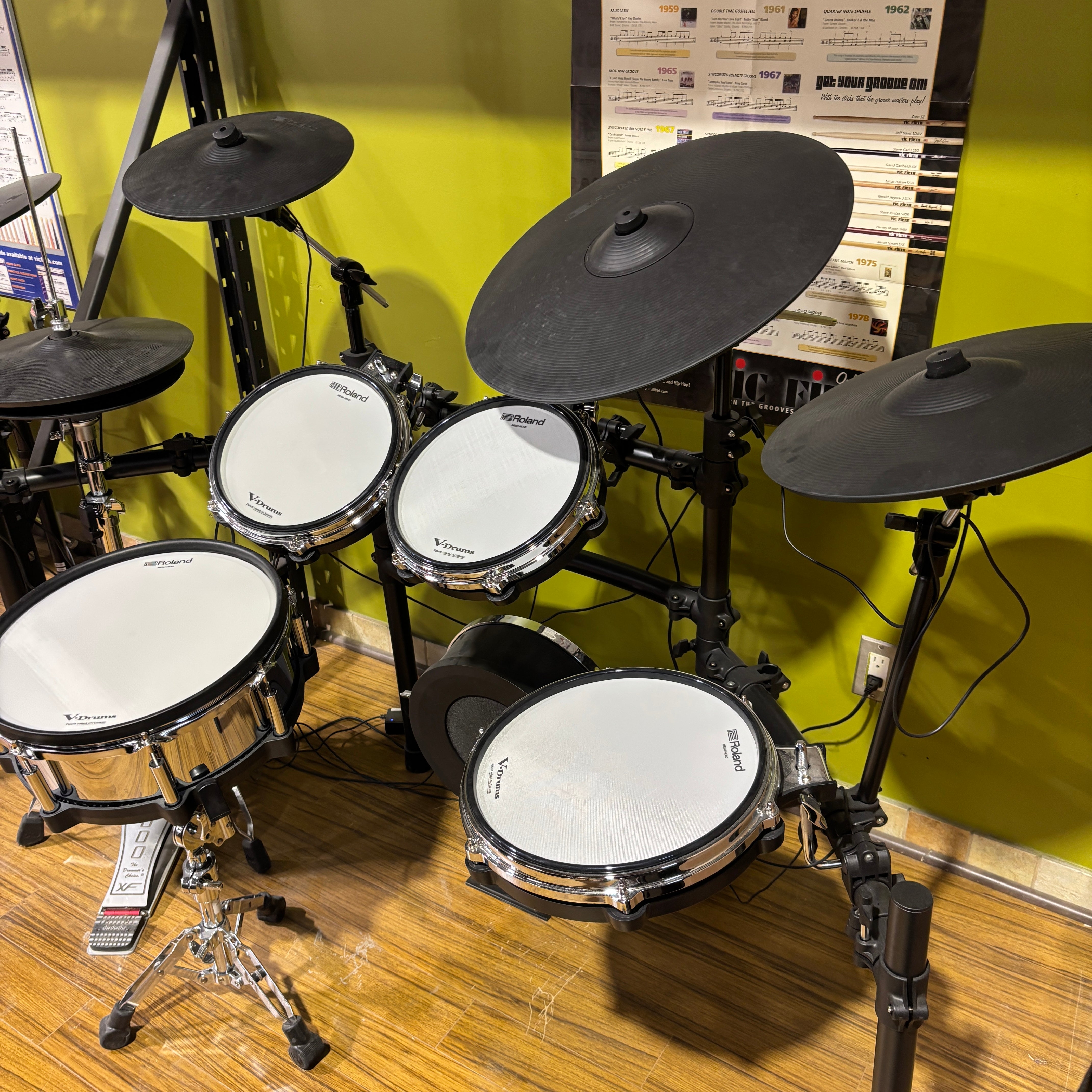 Roland TD516 V-Drums Electronic Drum Kit – Floor Model