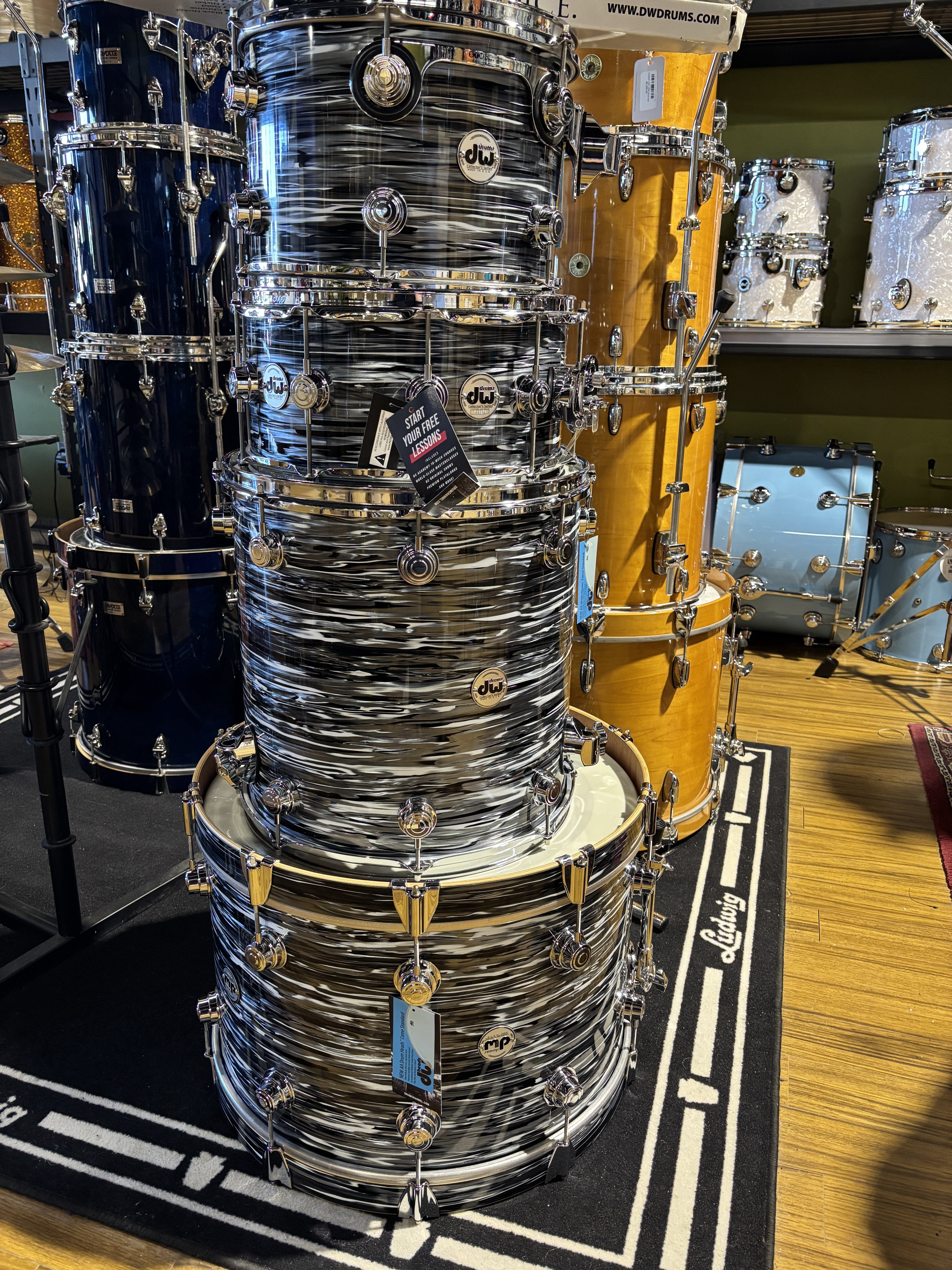 DW Black Oyster Maple/Mahogany 4pc 13/16/22/snare CONSIGNMENT DRUM KIT DW