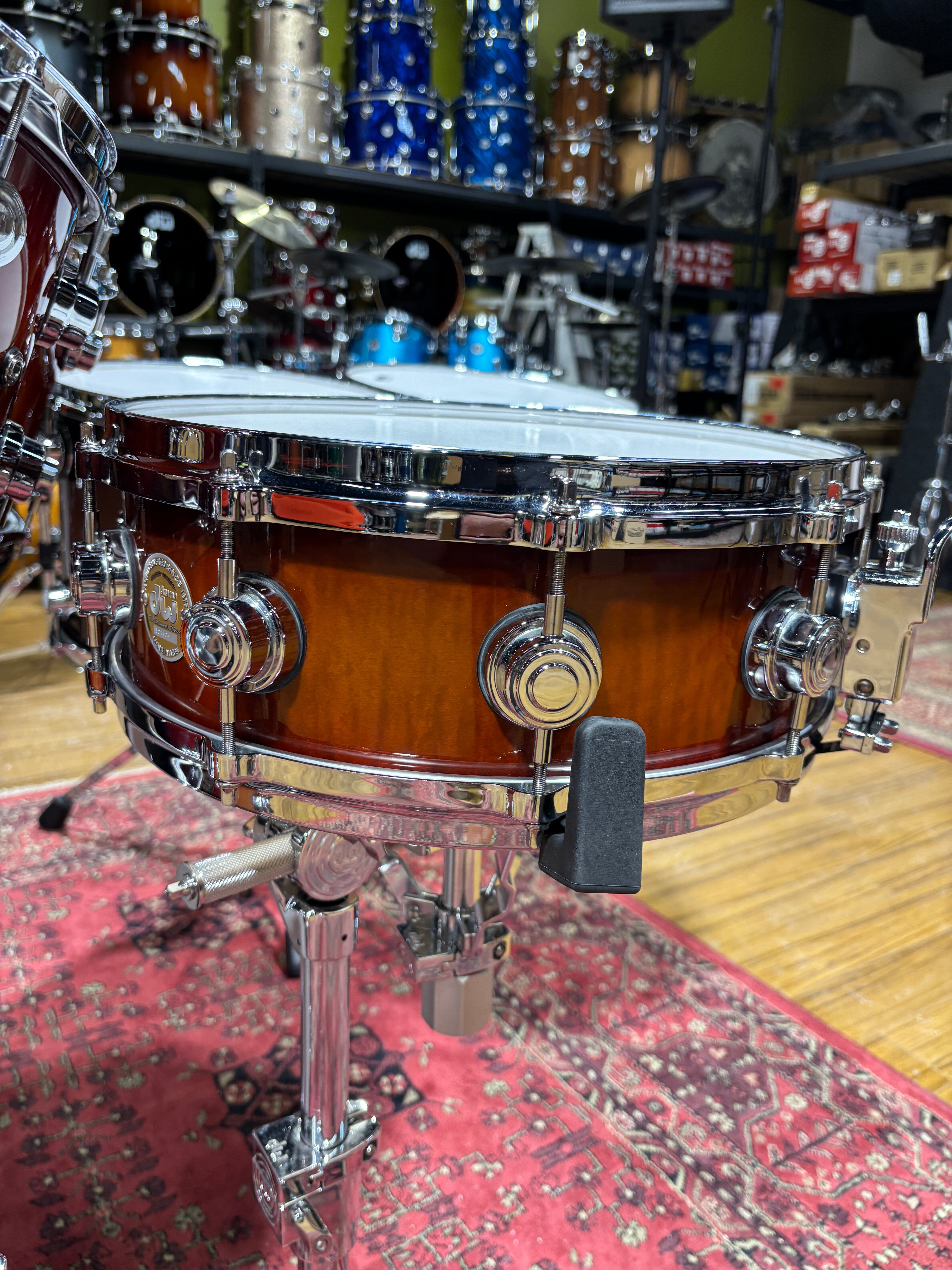 DW Collectors Maple Amber Tobacco Burst 2001 CONSIGNMENT DRUM KIT DRUM WORKSHOP INC