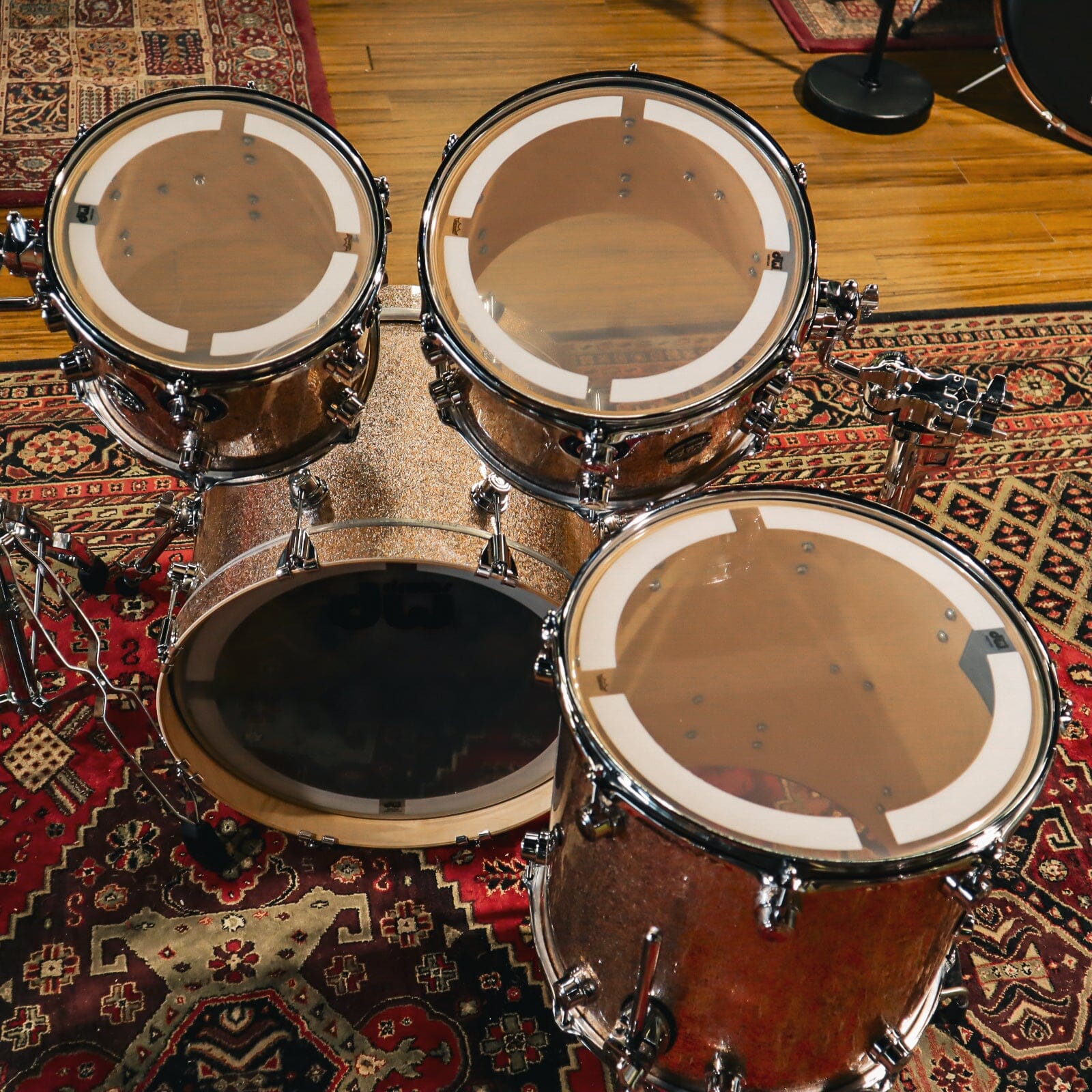 DW Performance Series in Bermuda Sparkle 18/10/12/14 drum kit DW