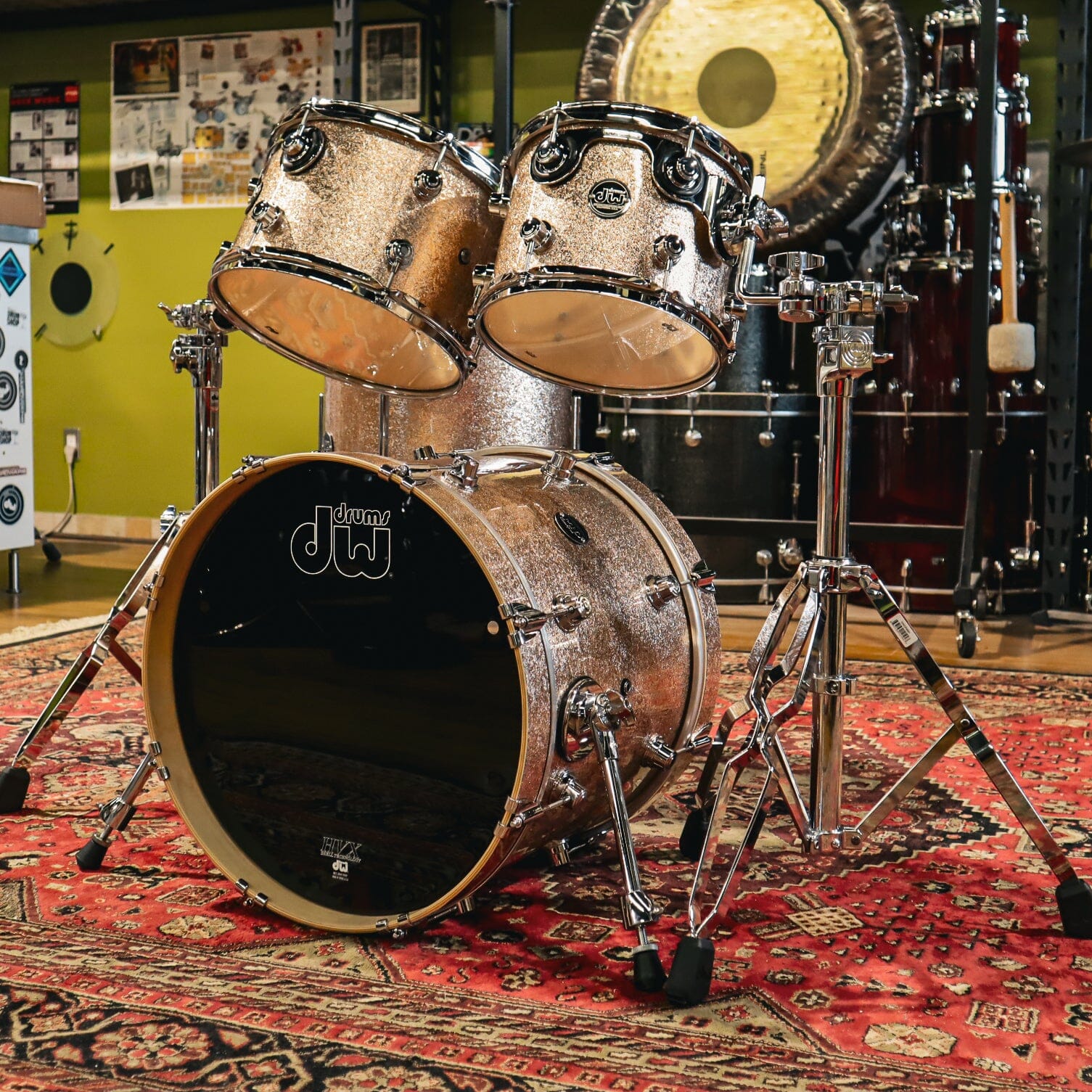 DW Performance Series in Bermuda Sparkle 18/10/12/14 drum kit DW