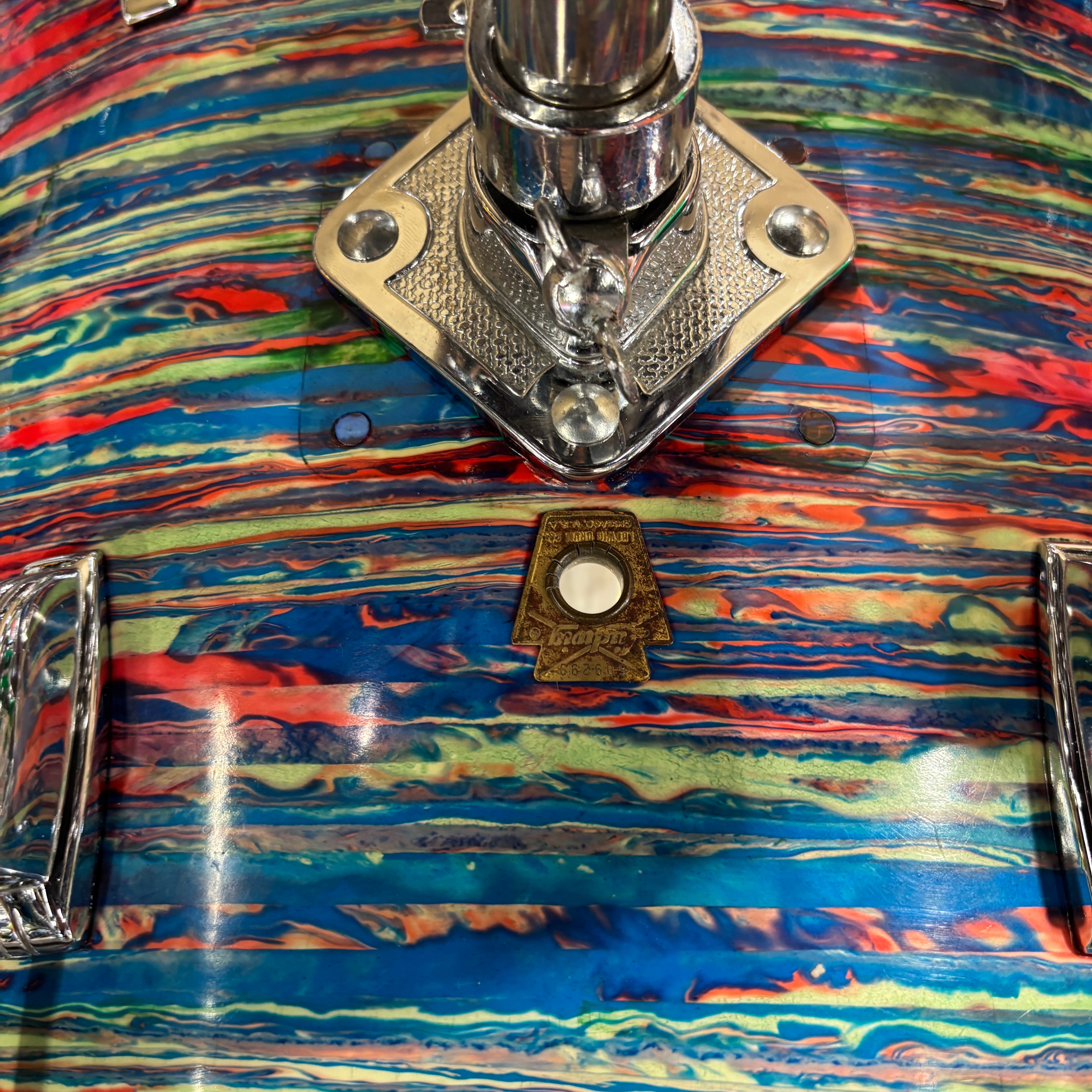 Ludwig Hollywood outfit in Psychedelic Red Pearl
