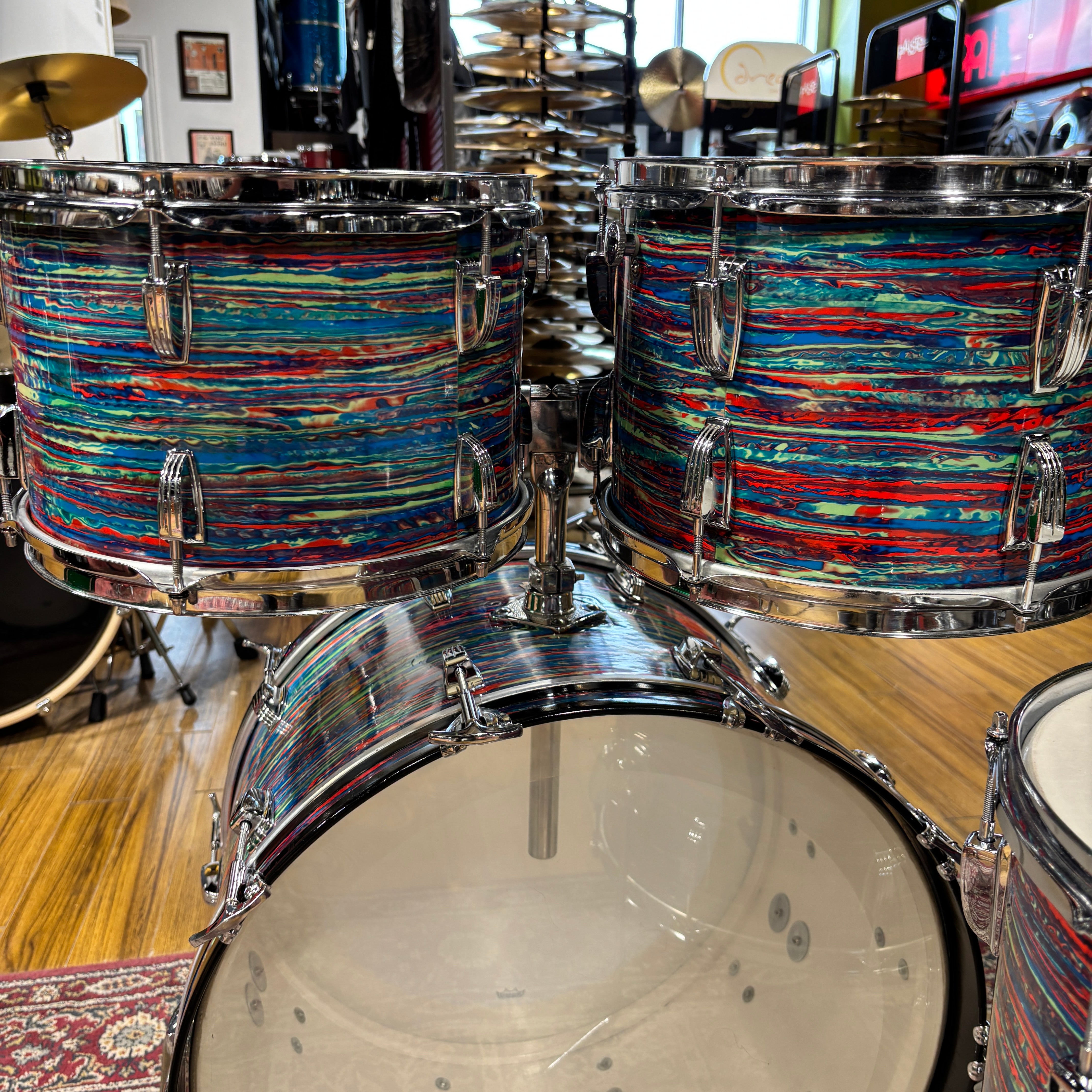 Ludwig Hollywood outfit in Psychedelic Red Pearl