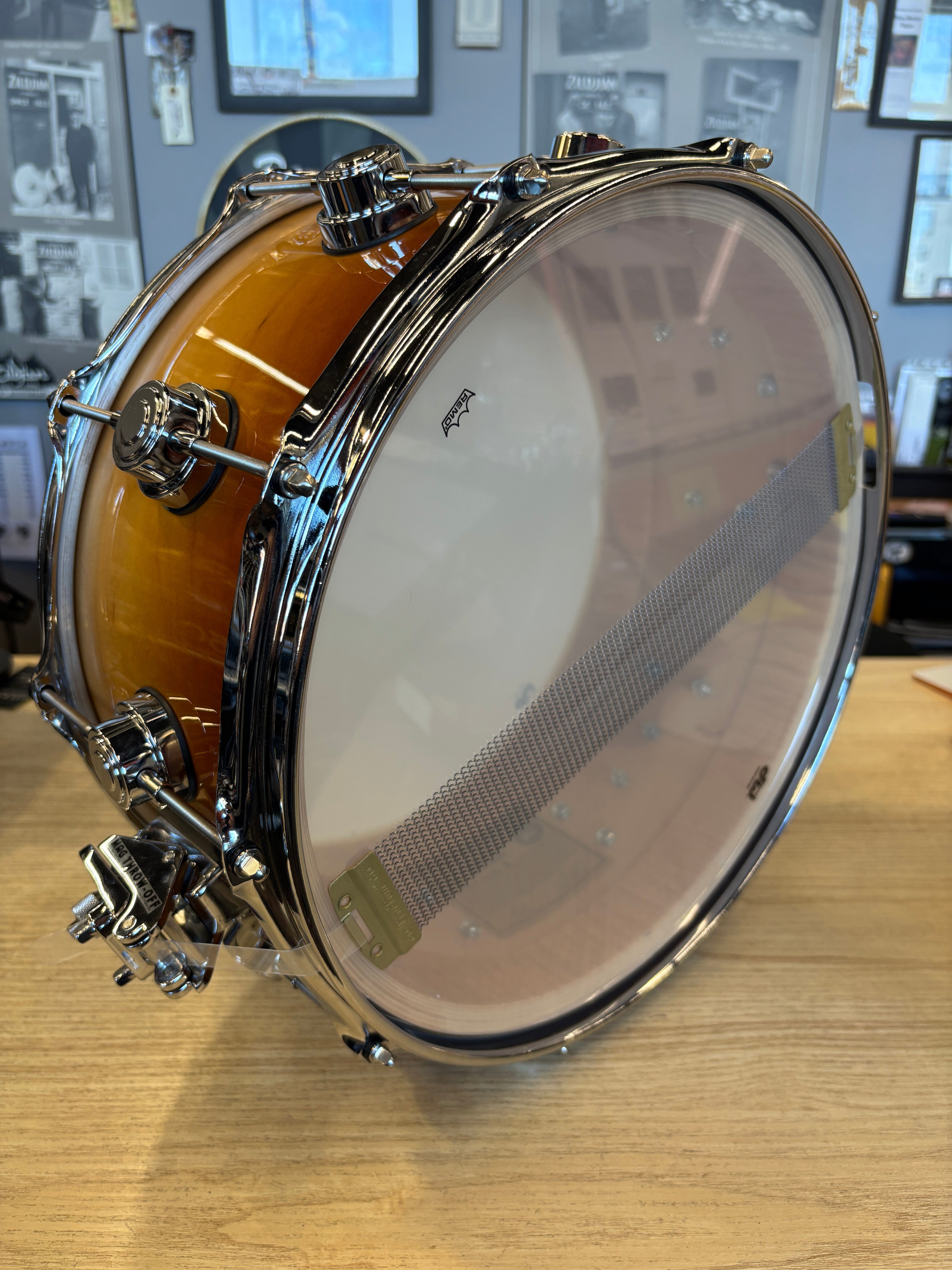 DW 6.5 x 14 Burnt Toast Fade Collectors Maple Standard (Demo) NEW SNARE DRUMS DW 