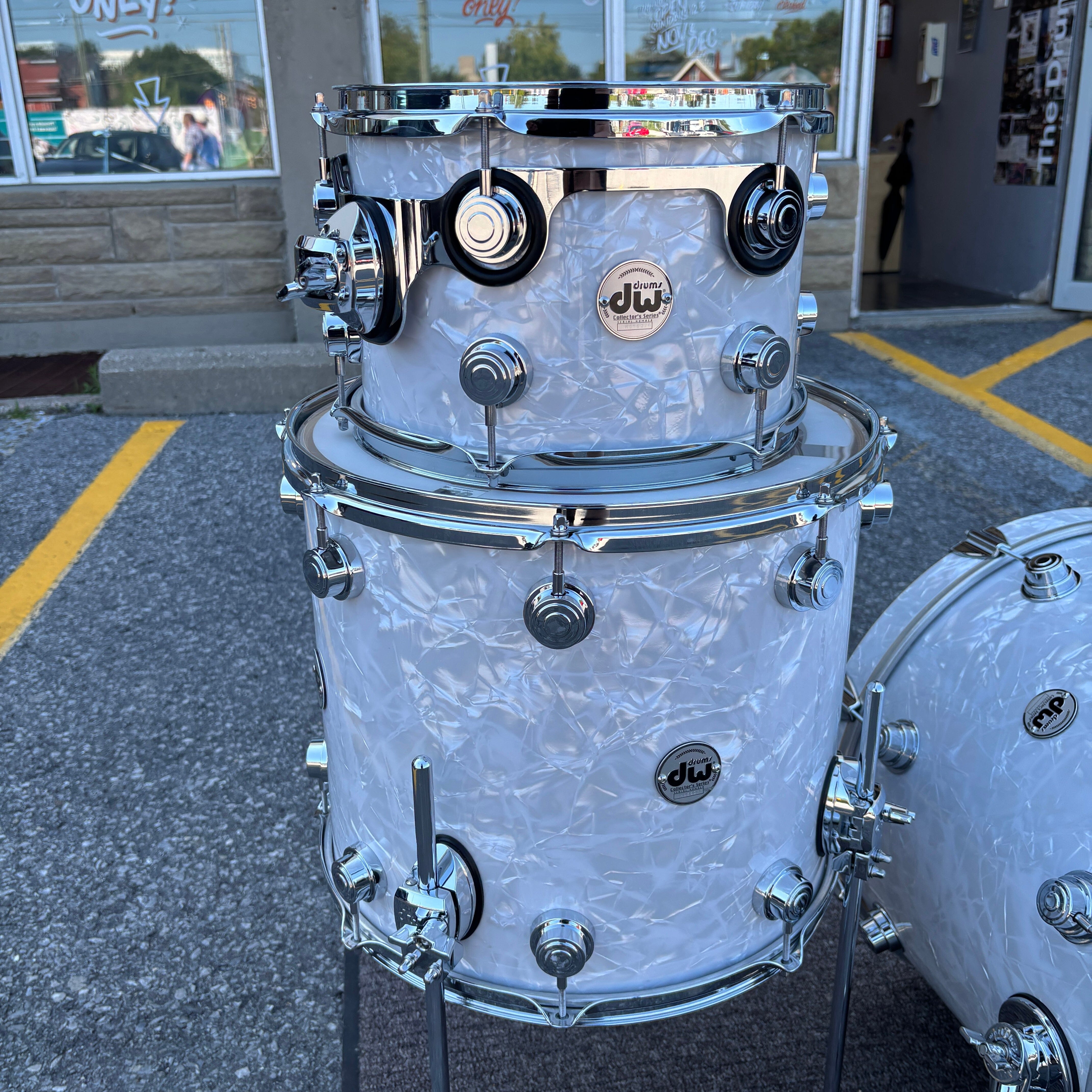 DW Collector’s Series Maple 3-Piece Drum Kit – Classic White Marine Pearl Used USED DRUM KIT DW 
