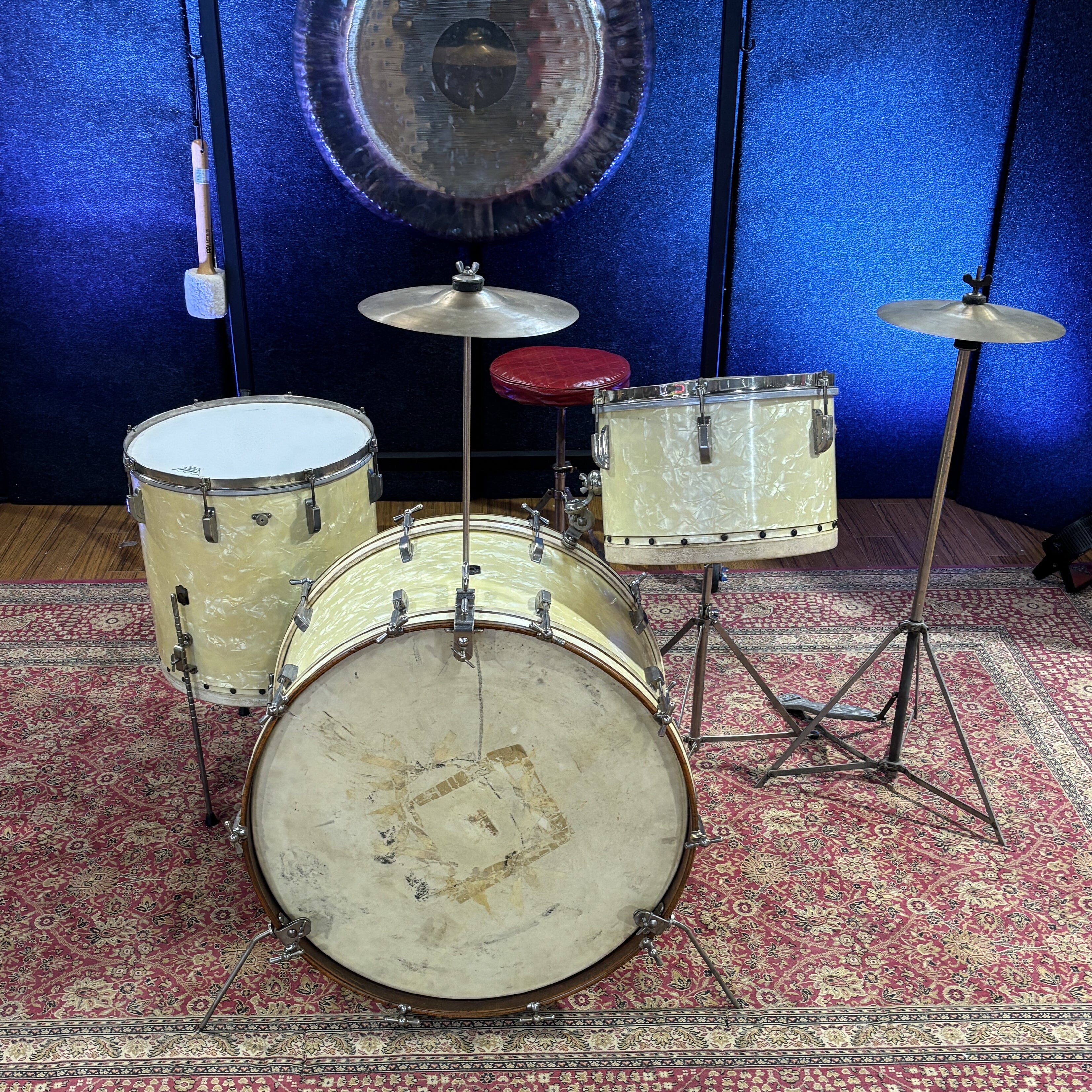 Leedy 1948 Broadway New Yorker w/Snare White Pearl CONSIGNMENT DRUM KIT Leedy 