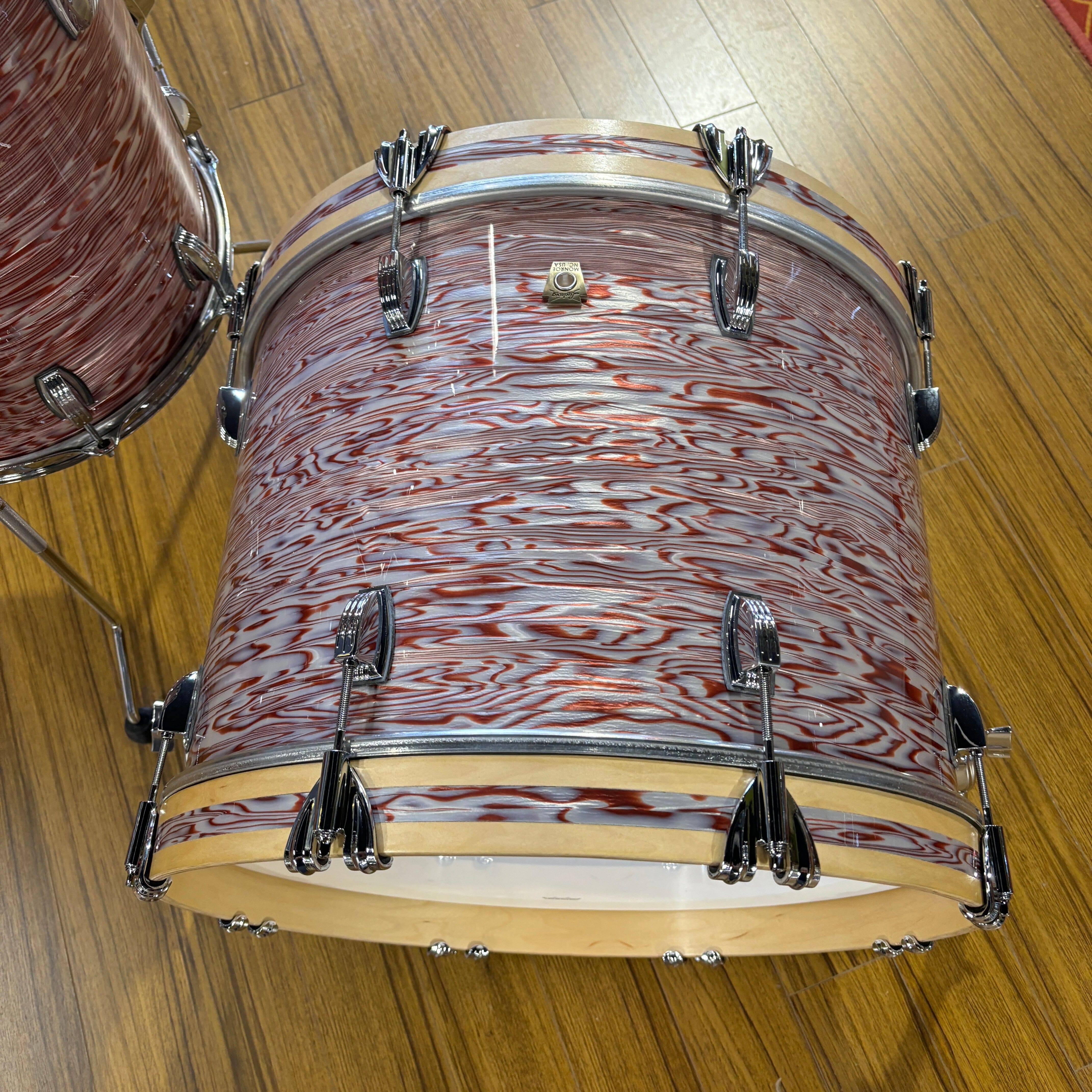 Ludwig Classic Maple Down Beat in Vintage Pink Oyster drum kit Ludwig 