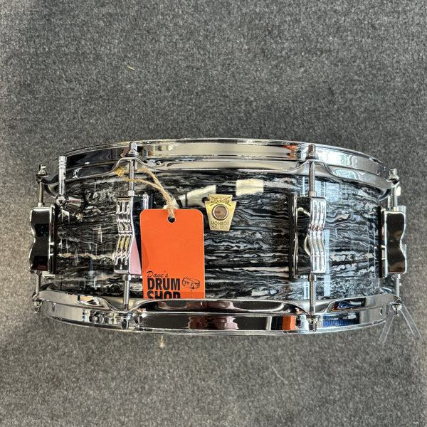 Ludwig Classic Maple Snare 5.5 x 14 Black Oyster USED SNARE DRUMS LUDWIG 
