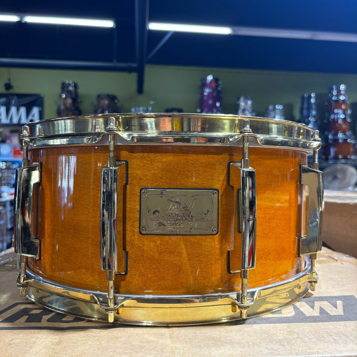 Used Pearl Custom Classic One-Piece Solid Maple Snare Drum Made in Japan Early 1990s CONSIGNMENT DRUM KIT Pearl 