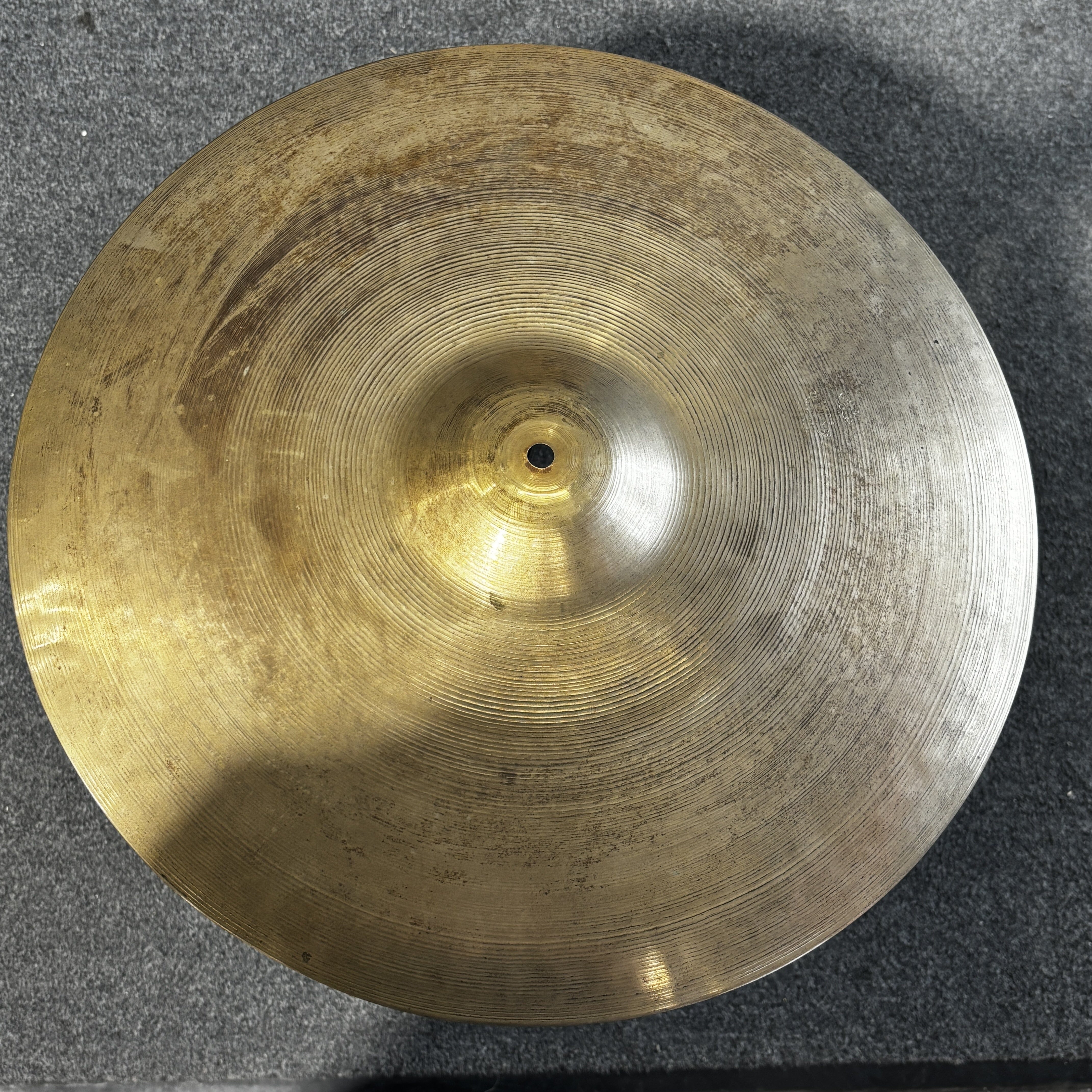 Vintage Early-1950s Avedis Zildjian 18" Transition Stamp Crash – 1371g USED ZILDJIAN CYMBALS Zildjian 