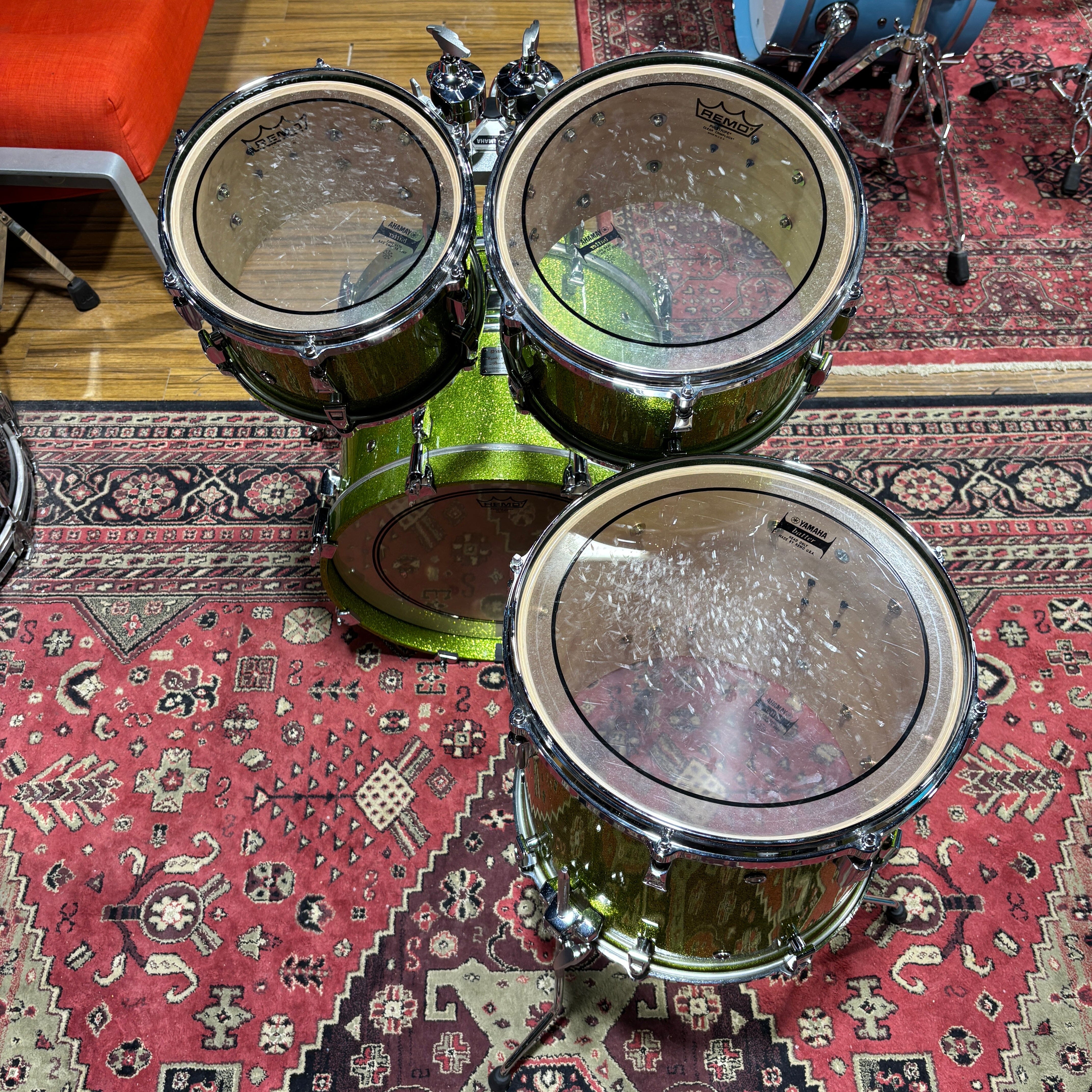 Yamaha Maple Custom Absolute White Grape Sparkle 18/10/12/14 CONSIGNMENT DRUM KIT Yamaha 